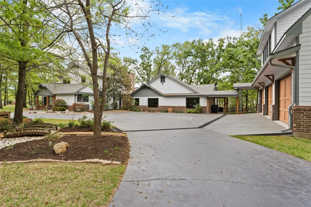 692 Private Road 5937 Emory, TX 75440