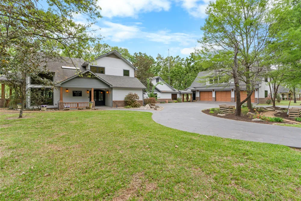 692 Private Road 5937 Emory, TX 75440