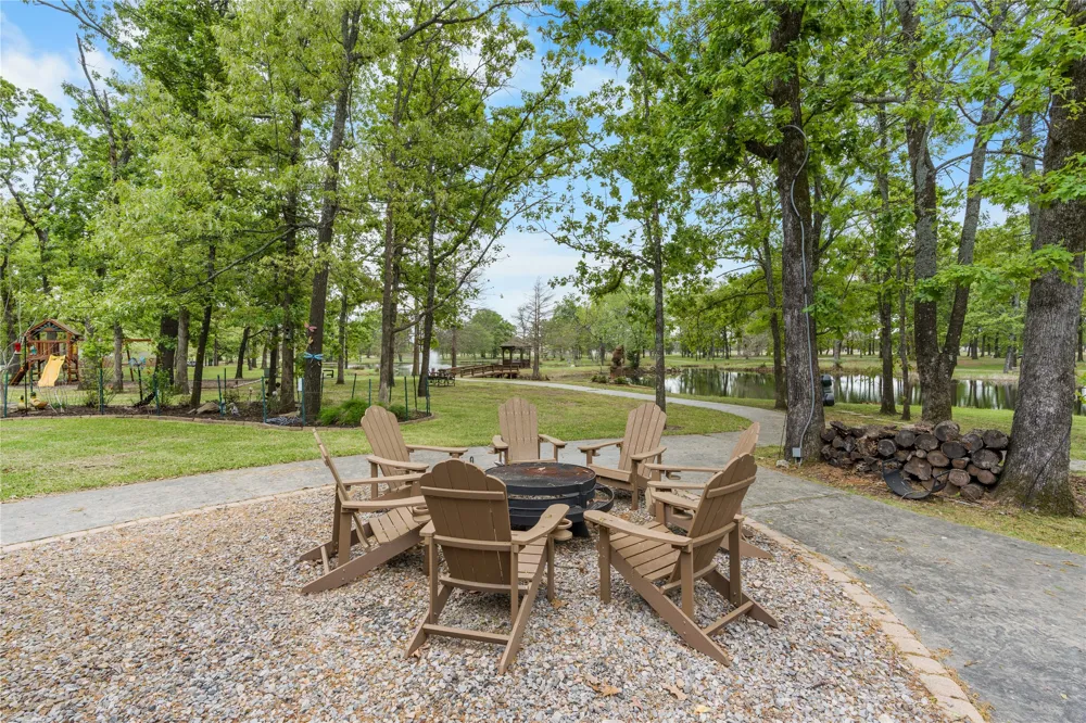 692 Private Road 5937 Emory, TX 75440