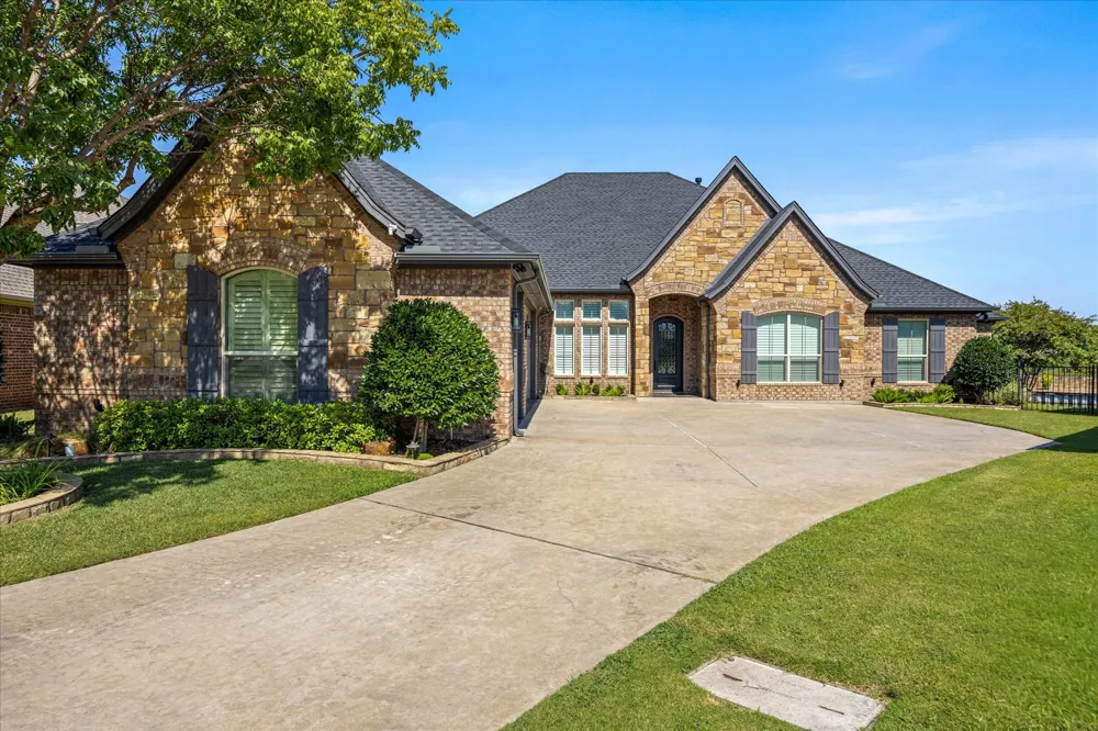 1203 Huntington Cove Court Granbury, TX 76048