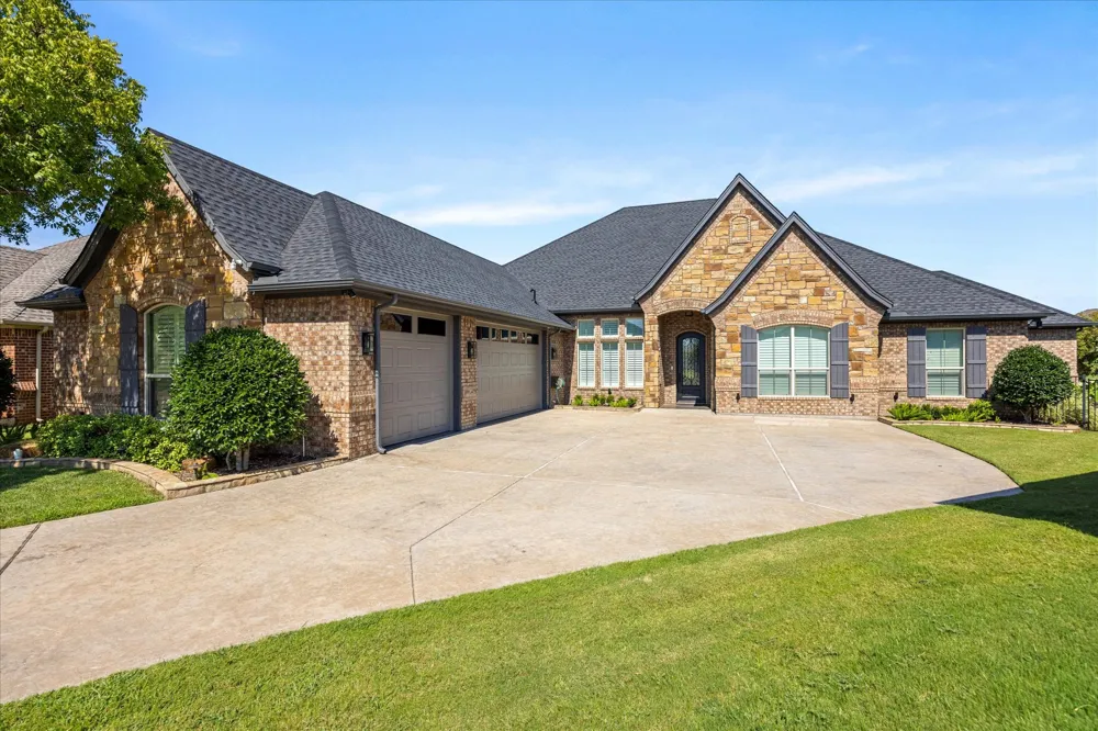 1203 Huntington Cove Court Granbury, TX 76048