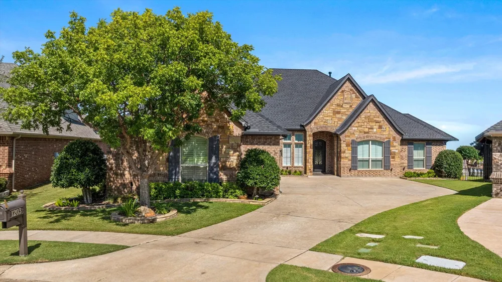 1203 Huntington Cove Court Granbury, TX 76048