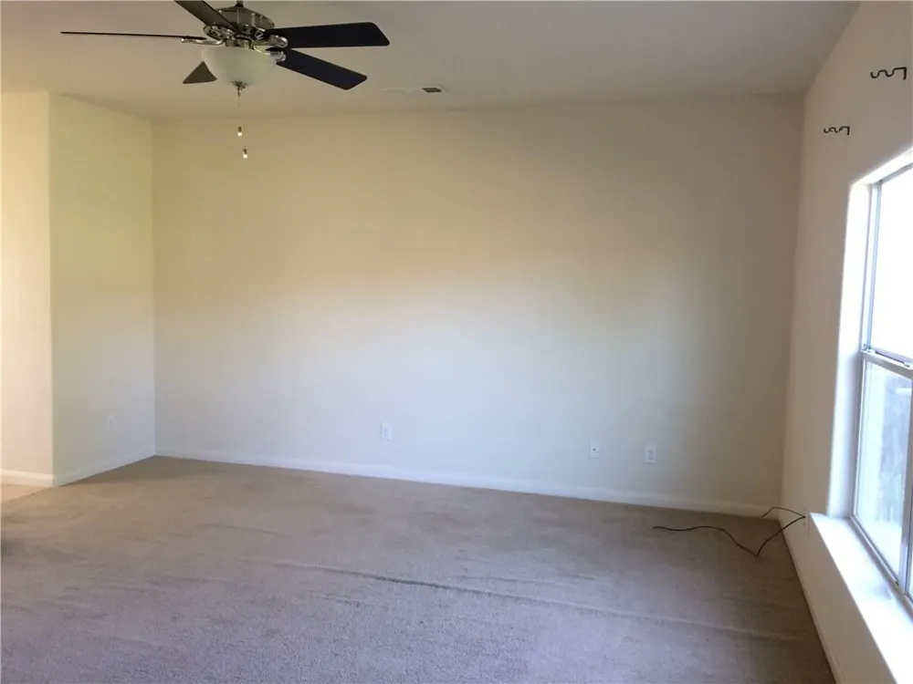 196 Dodge City Trail Newark, TX 76071