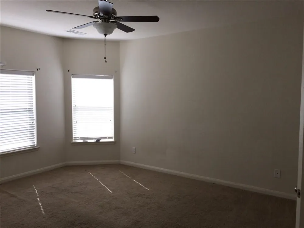 196 Dodge City Trail Newark, TX 76071