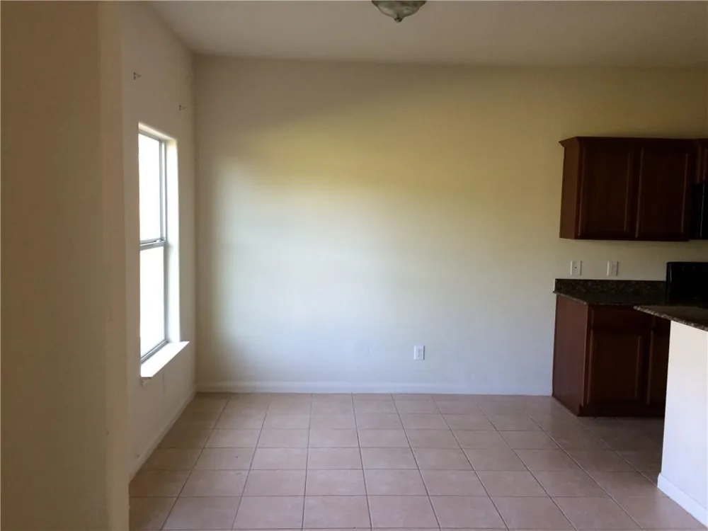 196 Dodge City Trail Newark, TX 76071
