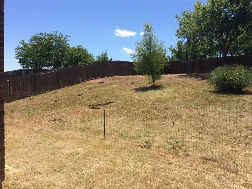196 Dodge City Trail Newark, TX 76071