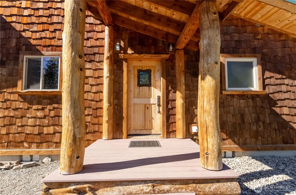 23 Whitebark Lane Winthrop, WA 98862