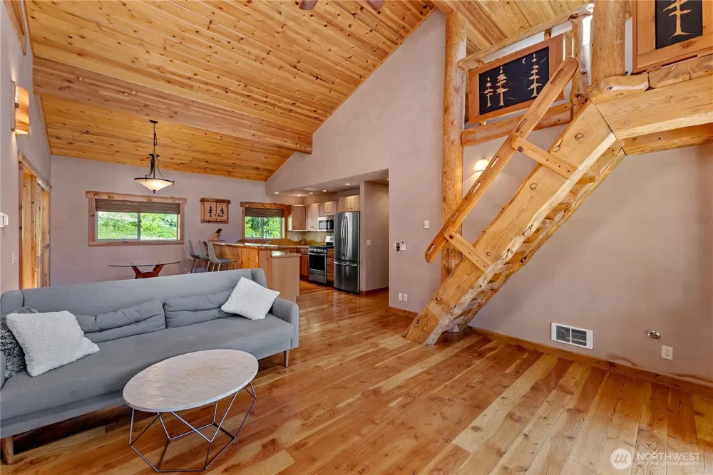 23 Whitebark Lane Winthrop, WA 98862