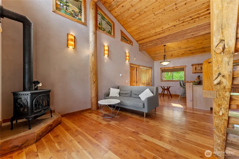 23 Whitebark Lane Winthrop, WA 98862