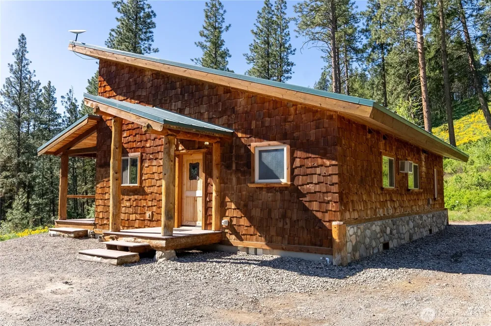 23 Whitebark Lane Winthrop, WA 98862