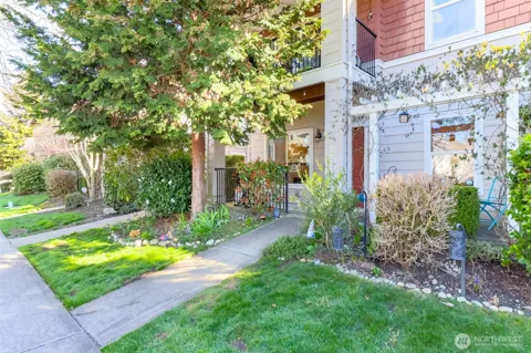 2166 Palisade Boulevard #A-4