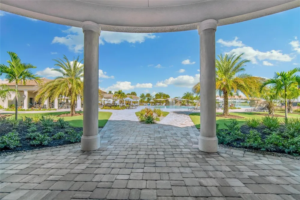 18114 GAWTHROP DRIVE #204 Bradenton, FL 34211