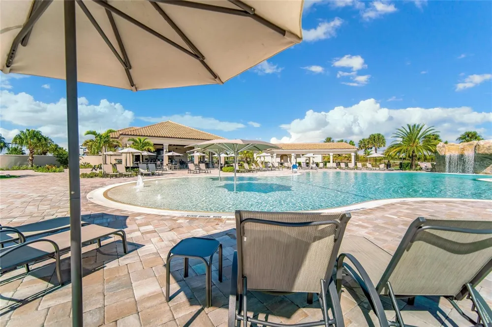 18114 GAWTHROP DRIVE #204 Bradenton, FL 34211