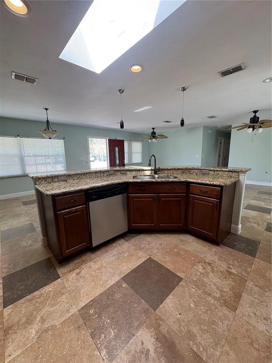 218 LEWIS BOULEVARD SE St Petersburg, FL 33705