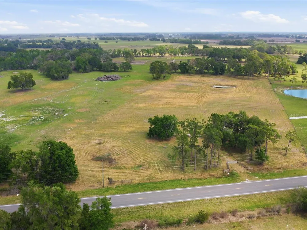 COUNTY ROAD 469 Center Hill, FL 33514