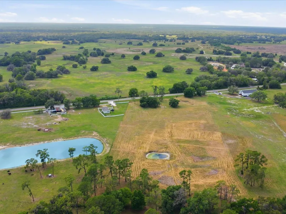 COUNTY ROAD 469 Center Hill, FL 33514