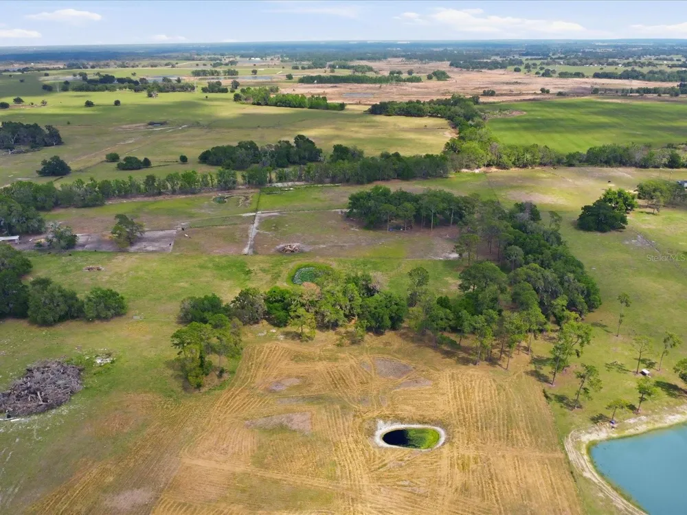 COUNTY ROAD 469 Center Hill, FL 33514
