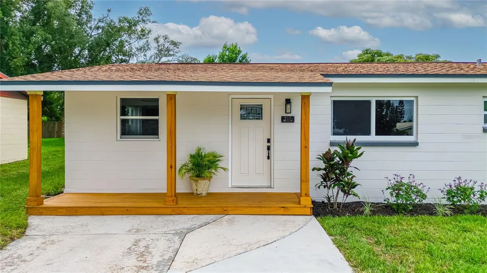 717 W WINIFRED STREET Avon Park, FL 33825