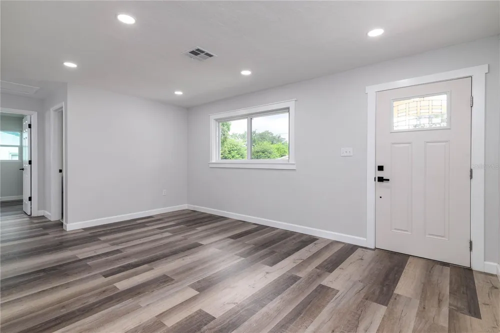 717 W WINIFRED STREET Avon Park, FL 33825