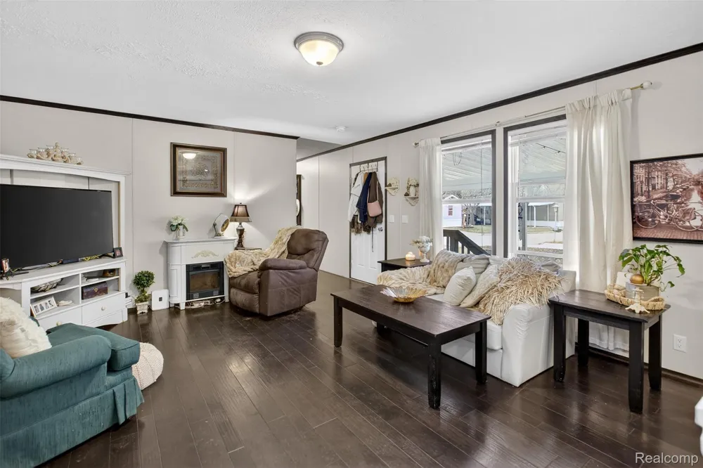 4567 Ashwood Kochville Township, MI 48603