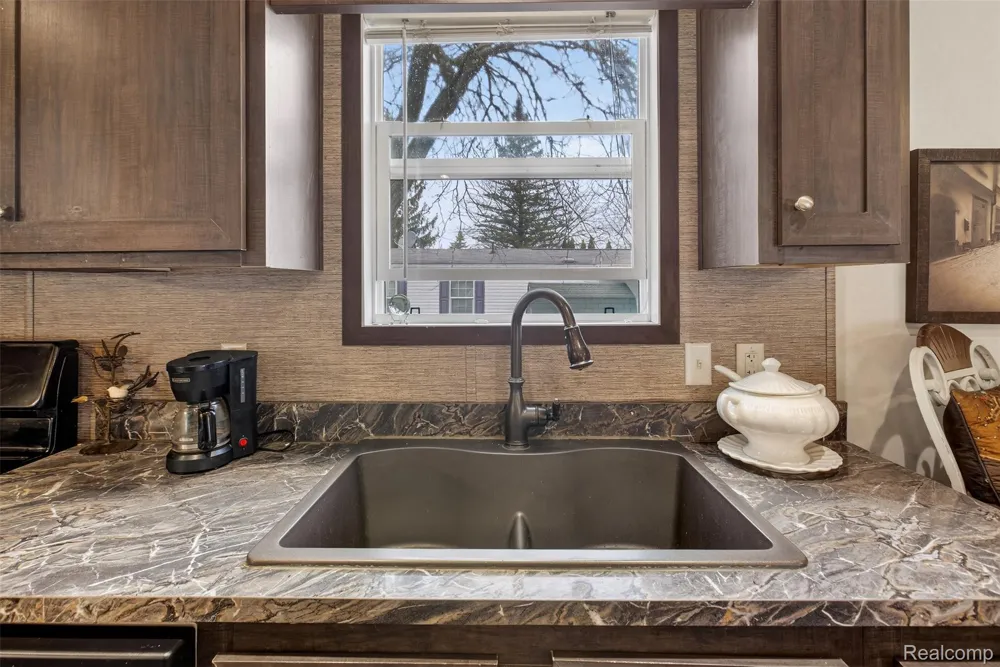 4567 Ashwood Kochville Township, MI 48603