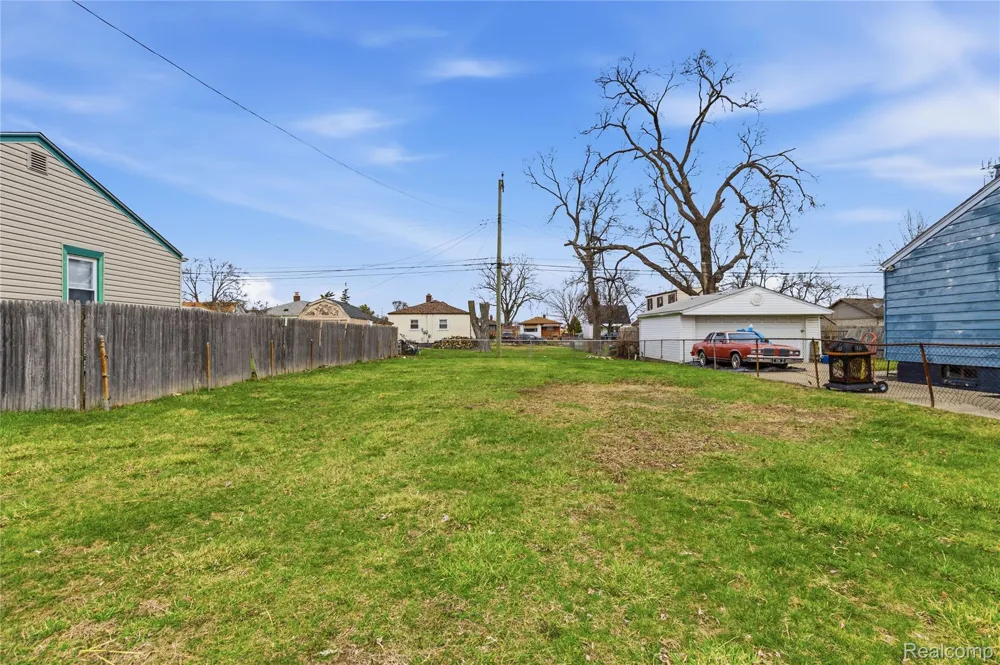 1738 Garfield Avenue Lincoln Park City, MI 48146