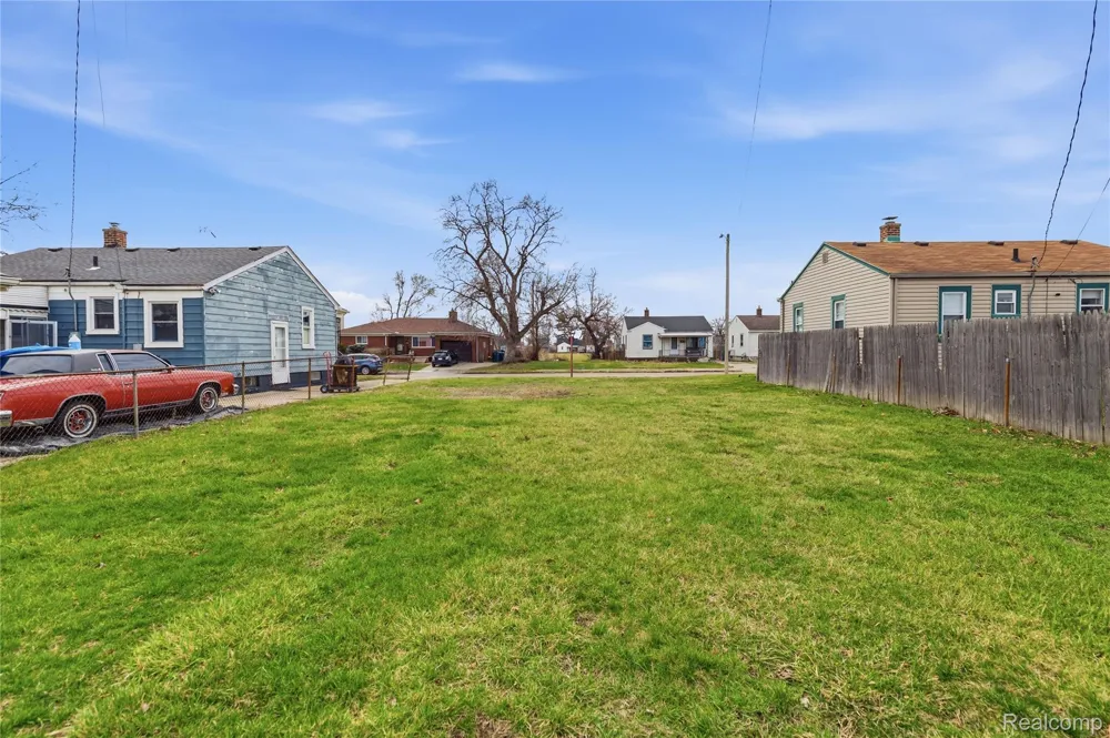 1738 Garfield Avenue Lincoln Park City, MI 48146