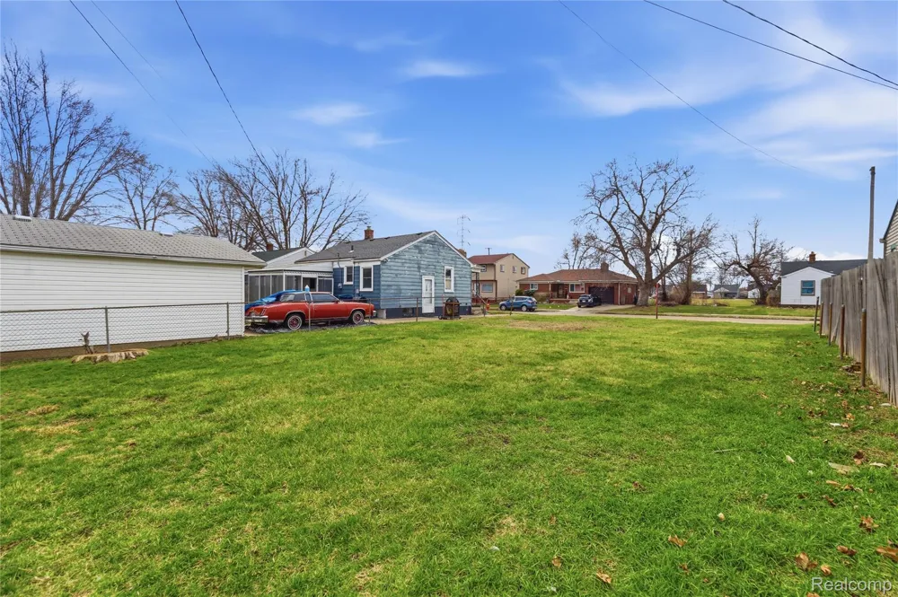 1738 Garfield Avenue Lincoln Park City, MI 48146
