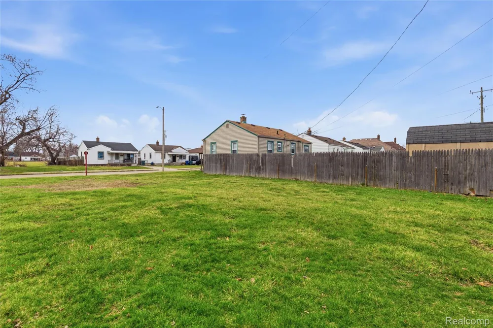1738 Garfield Avenue Lincoln Park City, MI 48146
