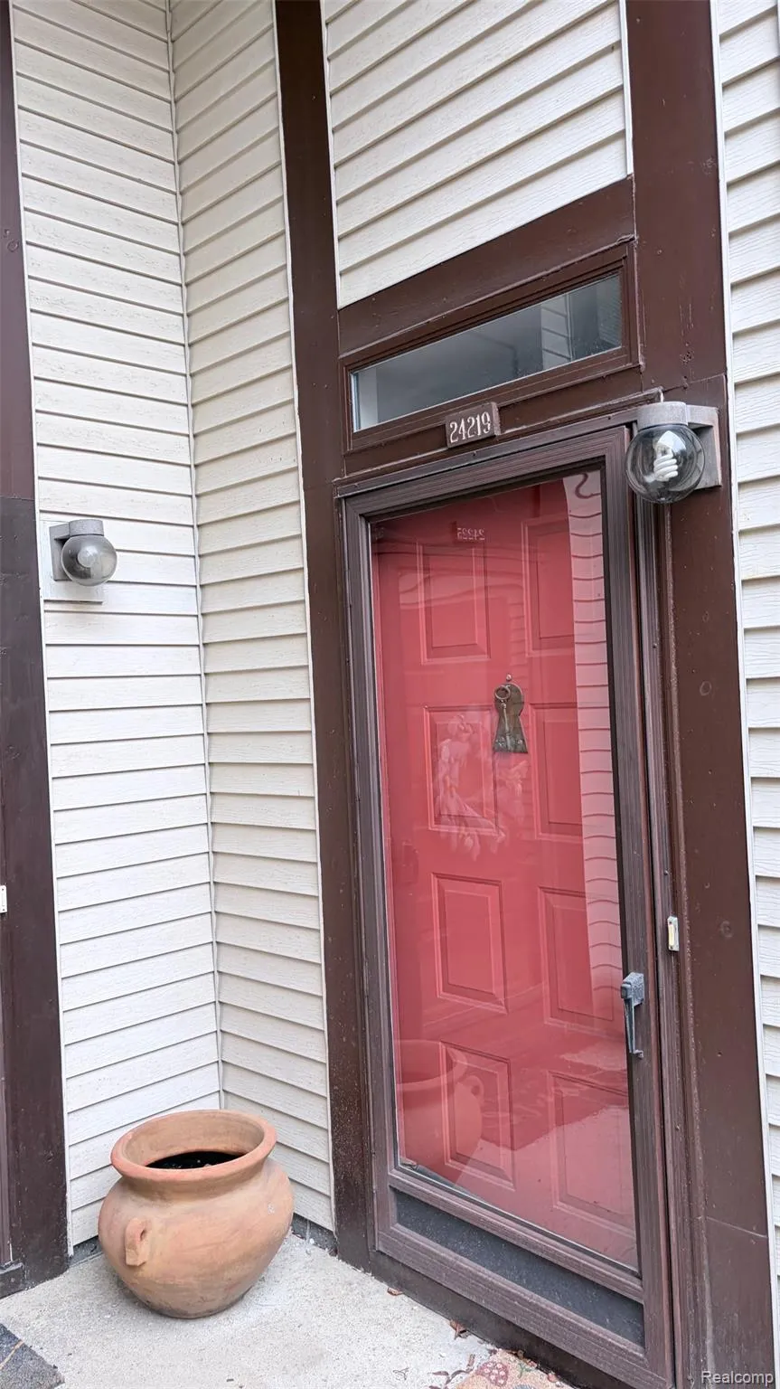24219 Evergreen Road #39 Southfield City, MI 48075