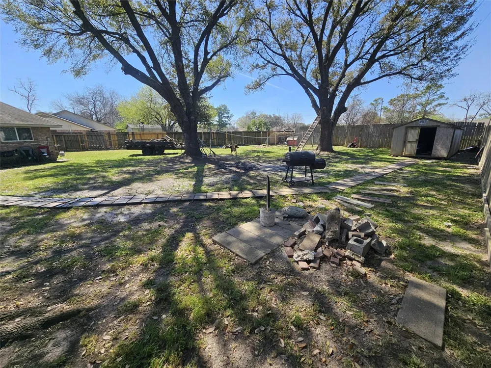 7422 Yellow Pine Drive Houston, TX 77040