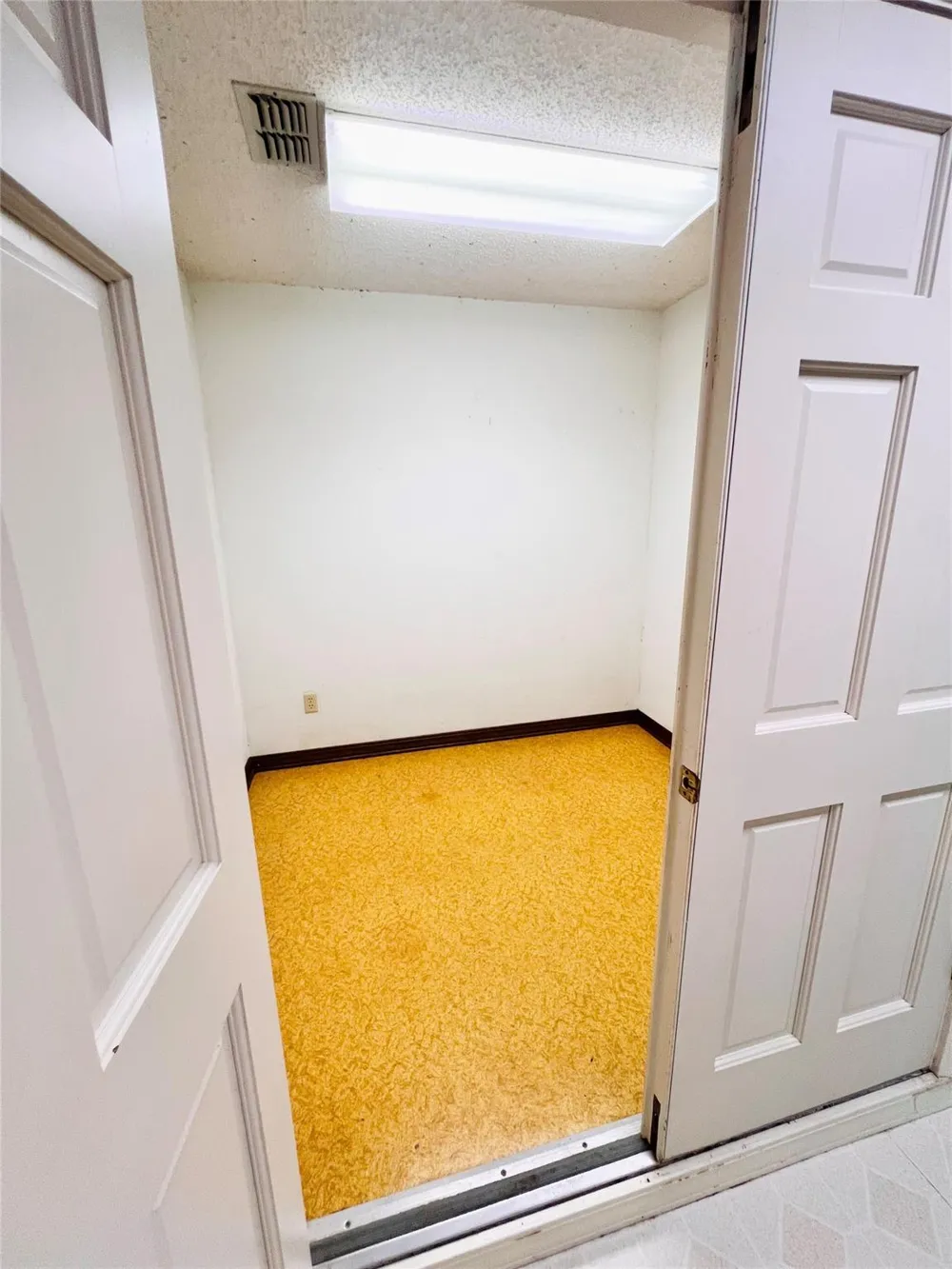 204 Primrose Lane Hemphill, TX 75948