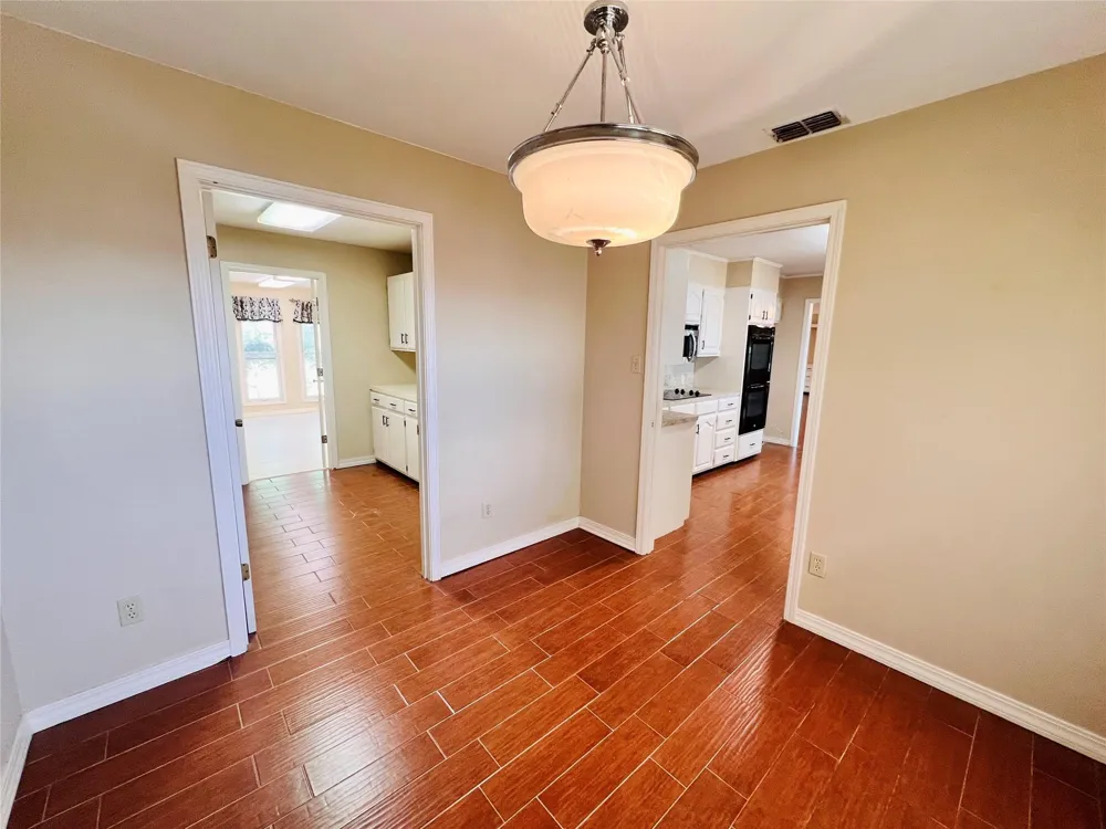 204 Primrose Lane Hemphill, TX 75948