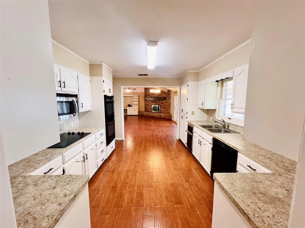 204 Primrose Lane Hemphill, TX 75948