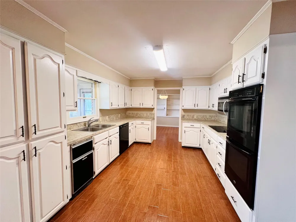 204 Primrose Lane Hemphill, TX 75948