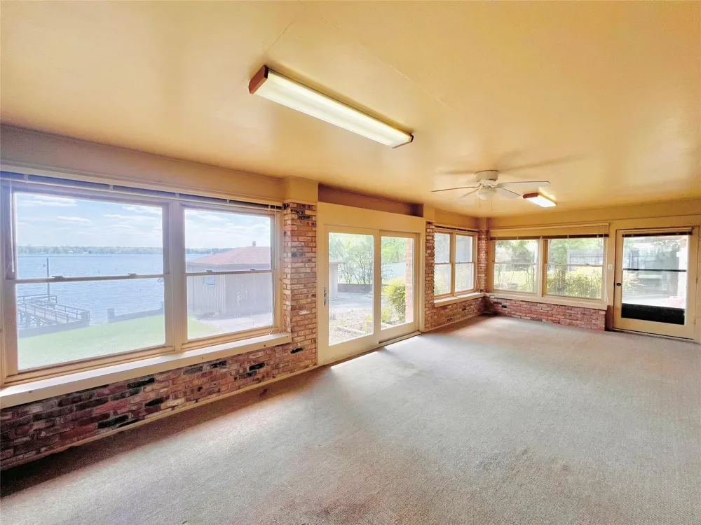 204 Primrose Lane Hemphill, TX 75948