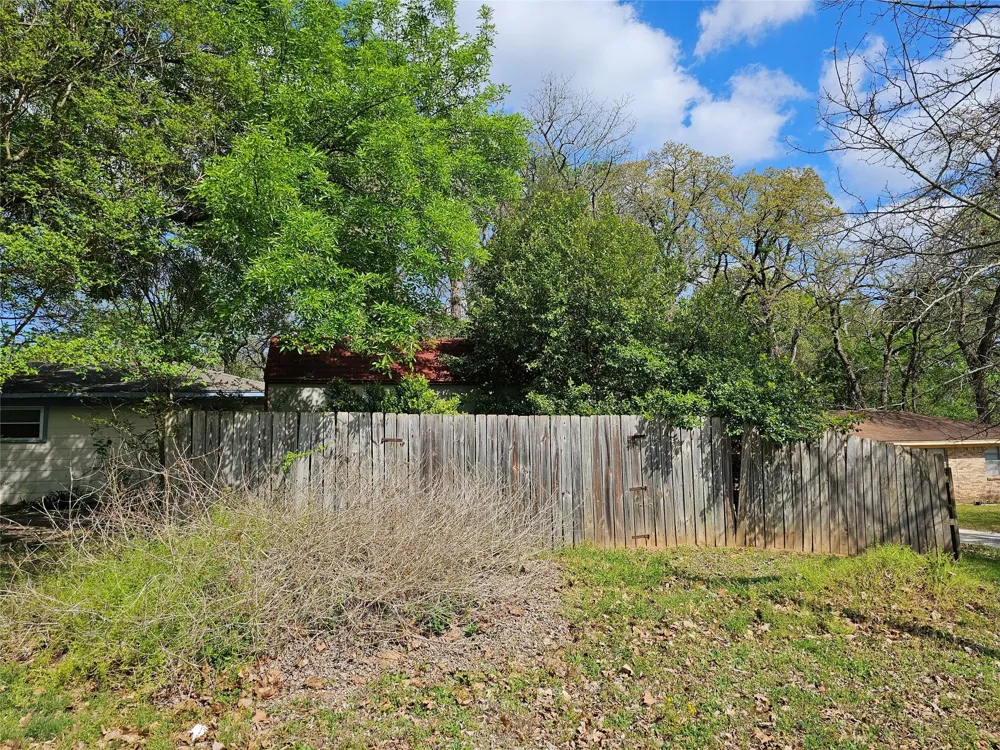 216 Westwood Road Palestine, TX 75803