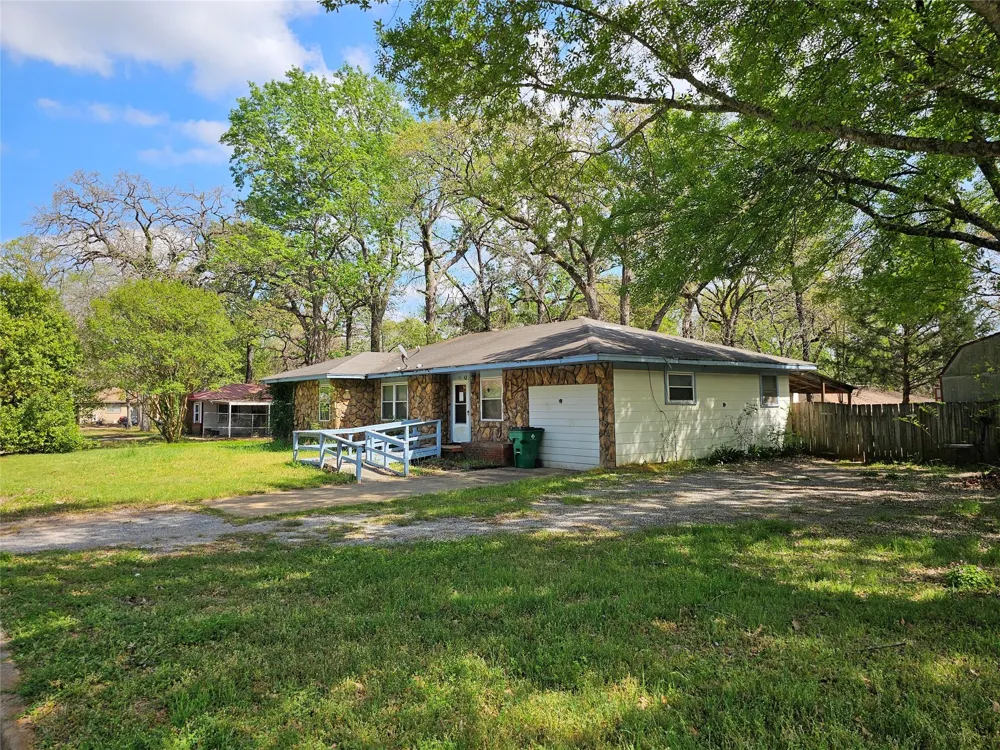 216 Westwood Road Palestine, TX 75803