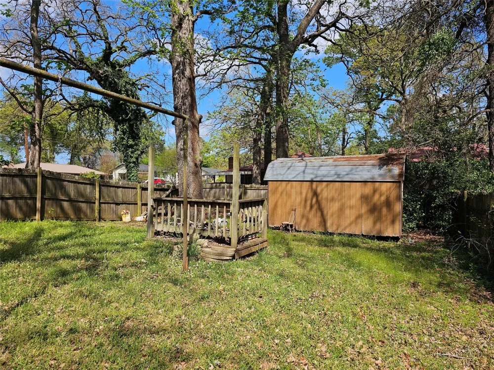 216 Westwood Road Palestine, TX 75803