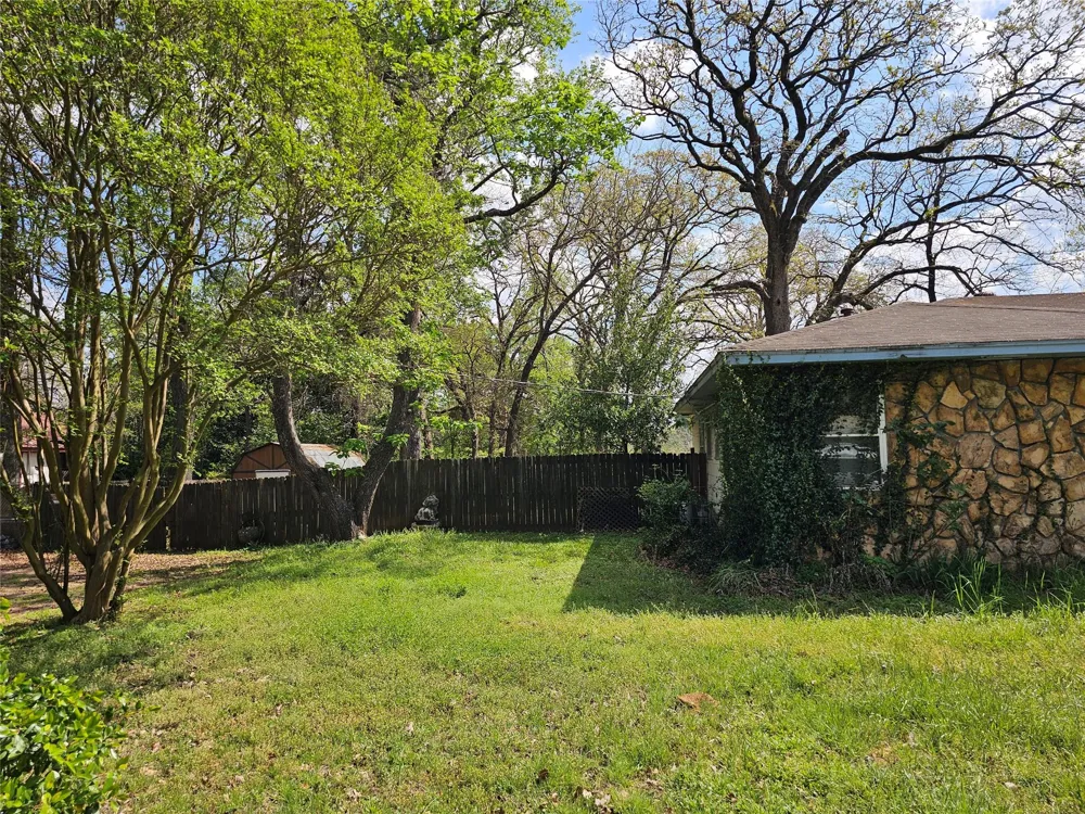 216 Westwood Road Palestine, TX 75803