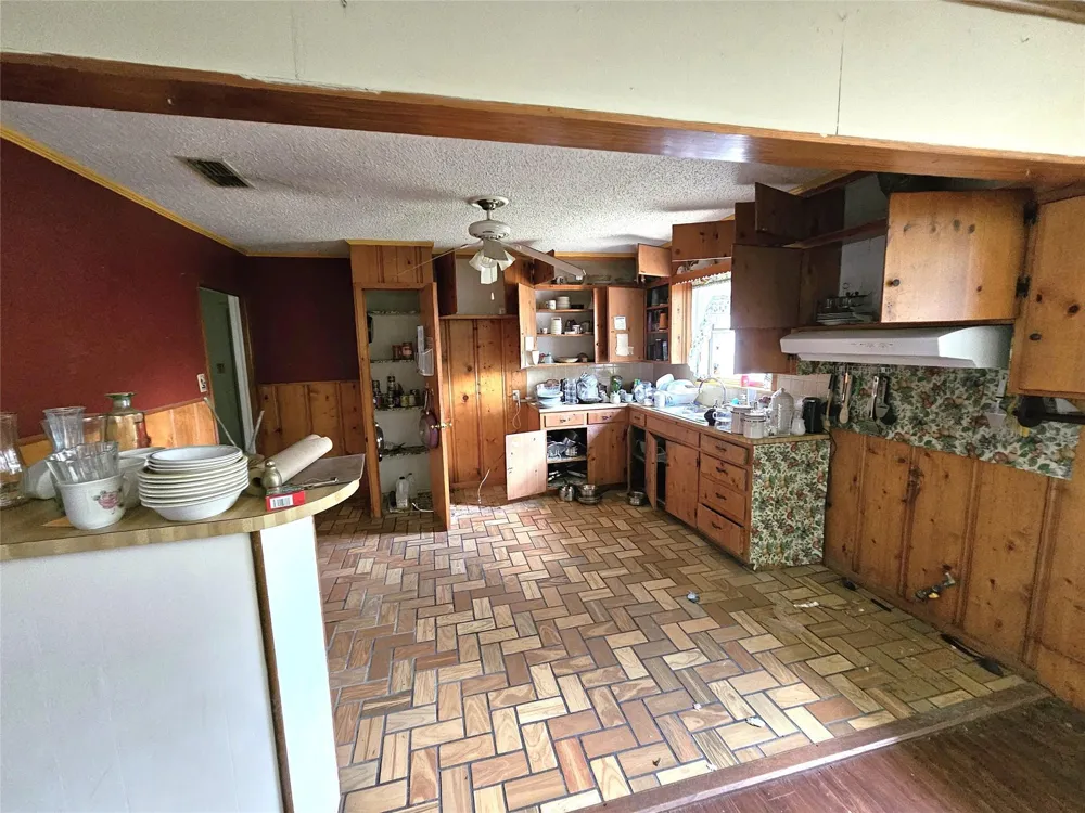 216 Westwood Road Palestine, TX 75803
