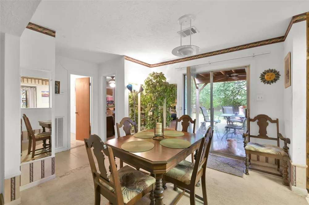 423 Paradise Lane Montgomery, TX 77356