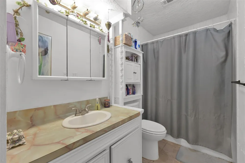 423 Paradise Lane Montgomery, TX 77356