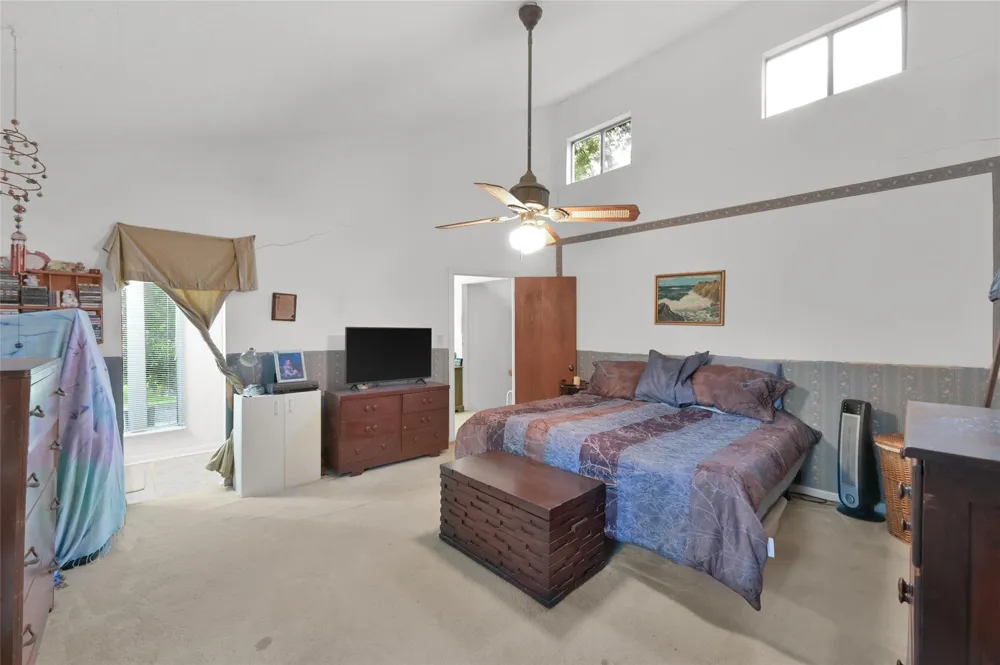 423 Paradise Lane Montgomery, TX 77356