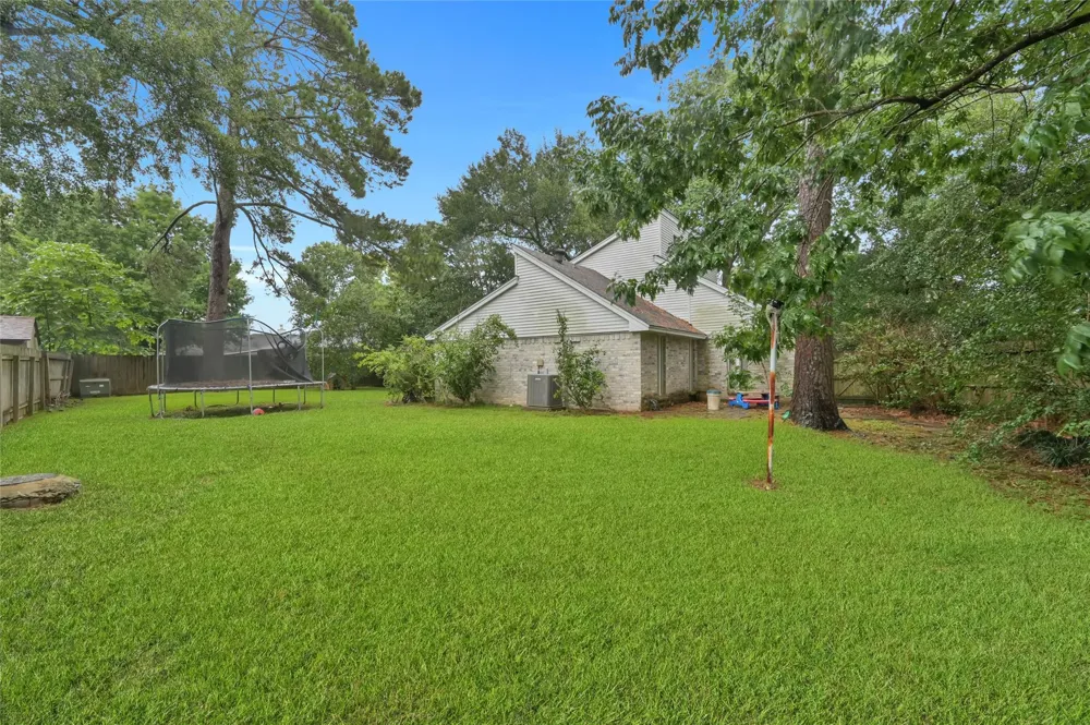 423 Paradise Lane Montgomery, TX 77356