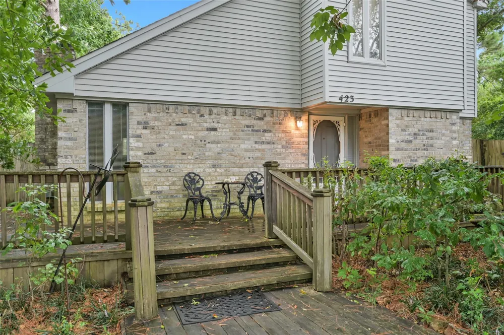 423 Paradise Lane Montgomery, TX 77356