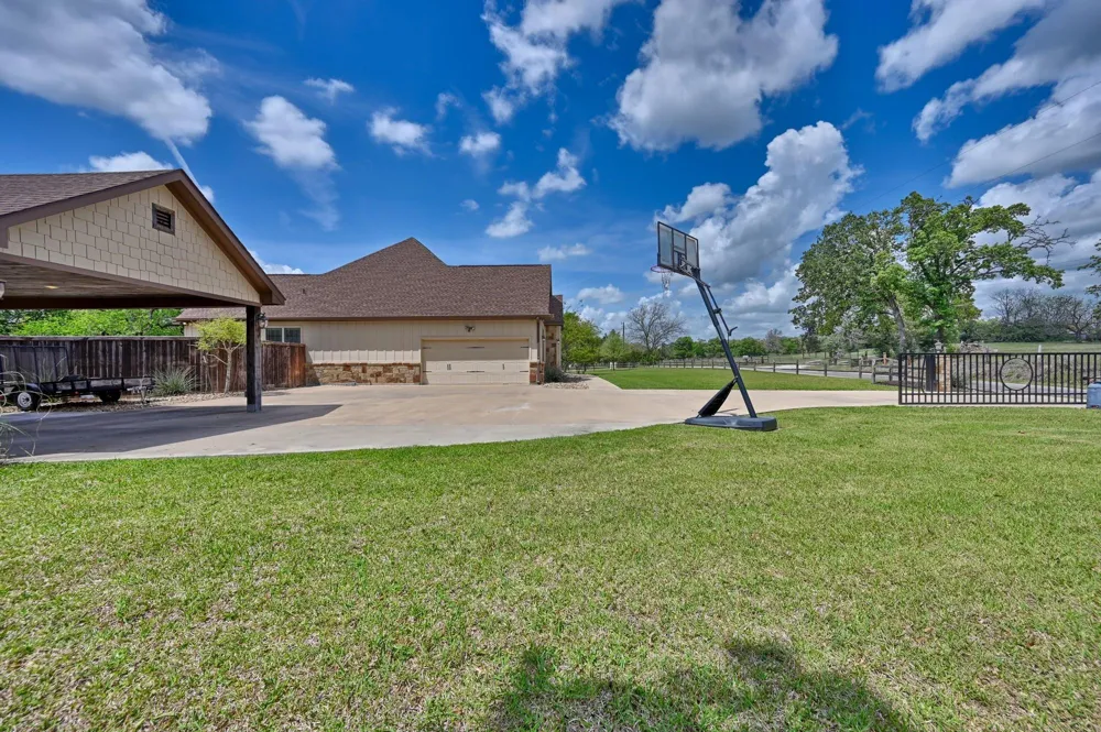 2245 Strangmeier Road Brenham, TX 77833