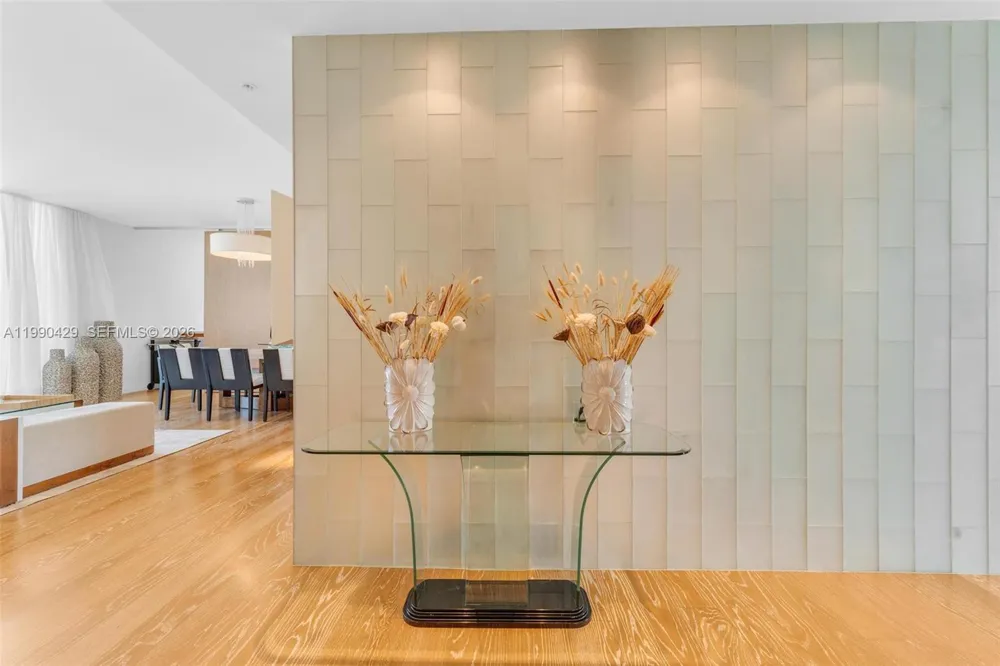 19400 Turnberry Way #2011 Aventura, FL 33180