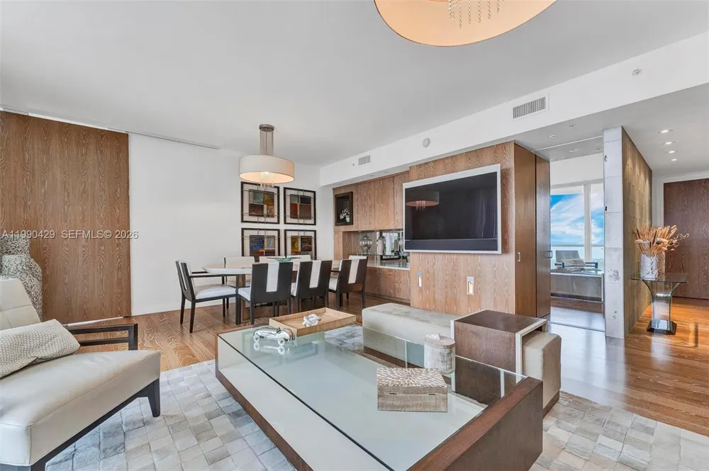 19400 Turnberry Way #2011 Aventura, FL 33180