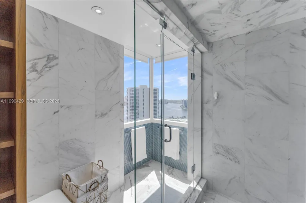 19400 Turnberry Way #2011 Aventura, FL 33180